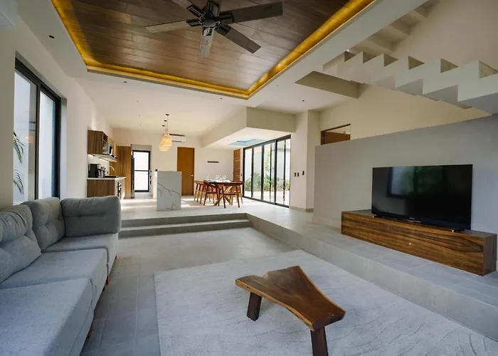 6br Luxury Perla With 2 Pools & Game Villa