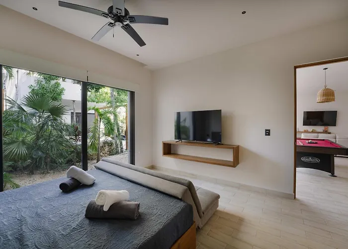 6br Luxury Perla With 2 Pools & Game